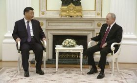 Xi Jinping Dan Putin Sedang Berdiskusi